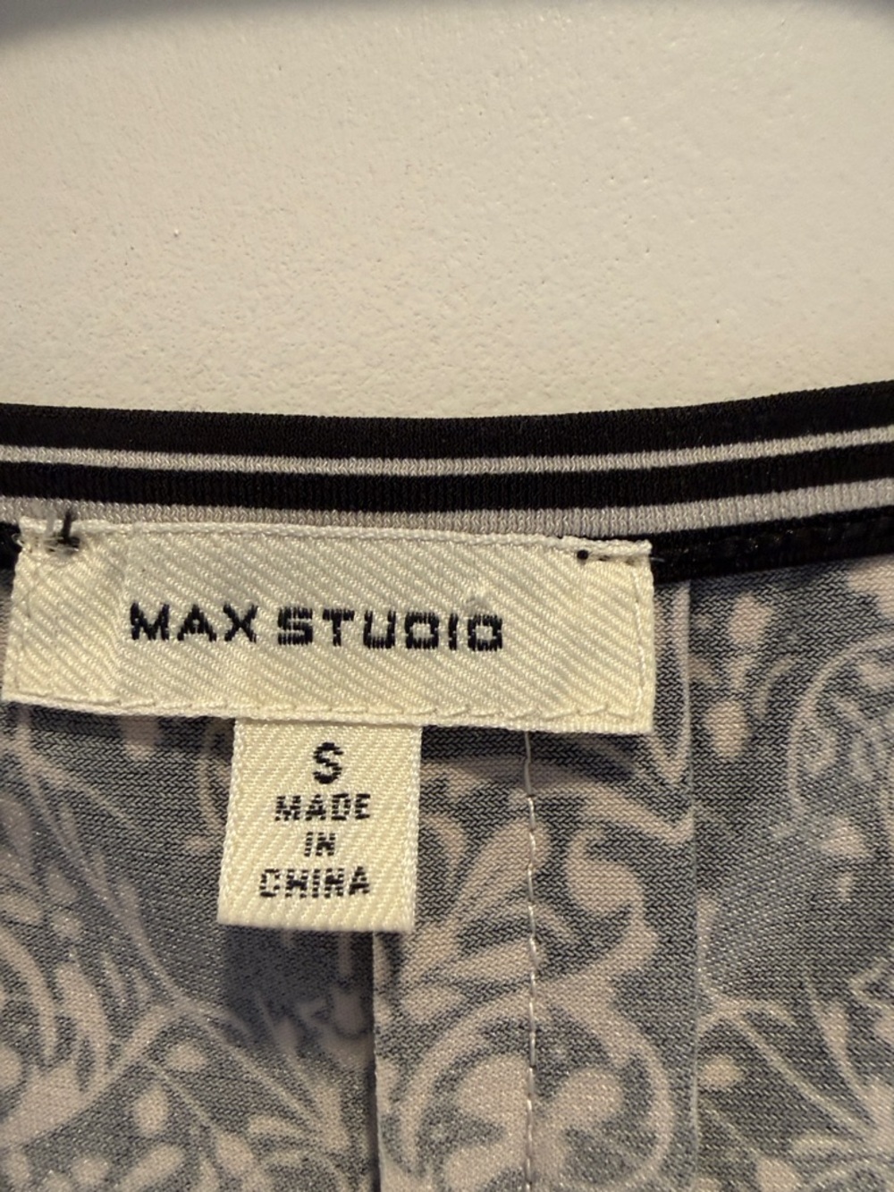 Max Studio Black & White 3/4 Sleeve Scoop Neck Dress - Picture 2 of 9